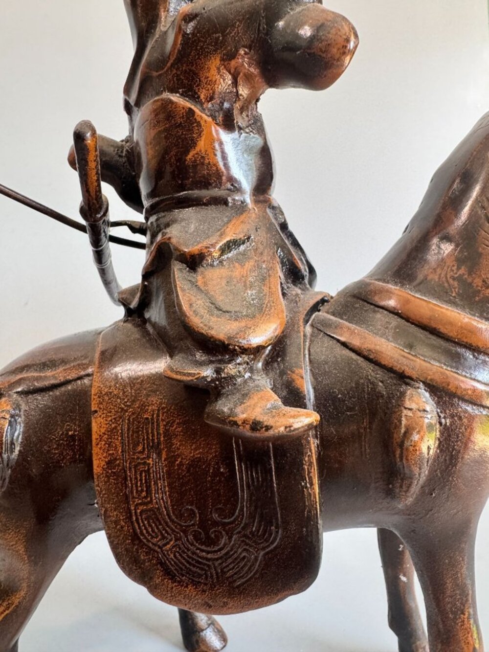 Antique Chinese Guan Yu Kwan Kung Cast Iron Bronze Finish Statue on Horse 10" - Picture 13 of 16